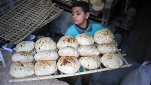 Un niño trabajando en El Cairo.