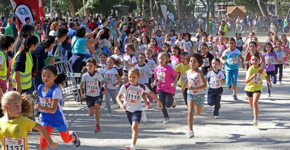 Más de mil niños -muchos acompañados por sus padres y sus madres- participaron en Castrelos en el XXI Cross Escolar-AD Castro San Miguel