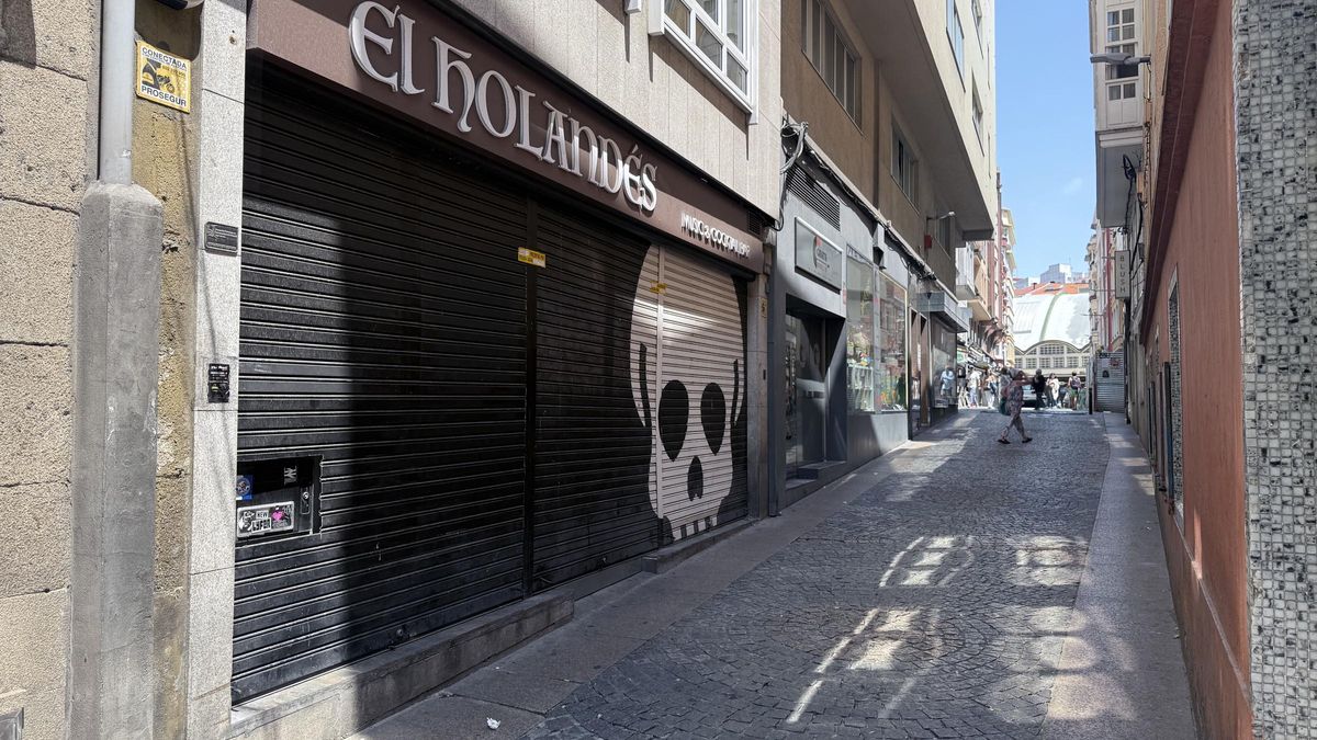 El Holandés, con el precinto del Ayuntamiento