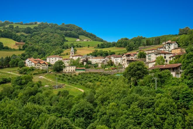 Vista del pueblo Luzaide/Valdecarlos en Navarra