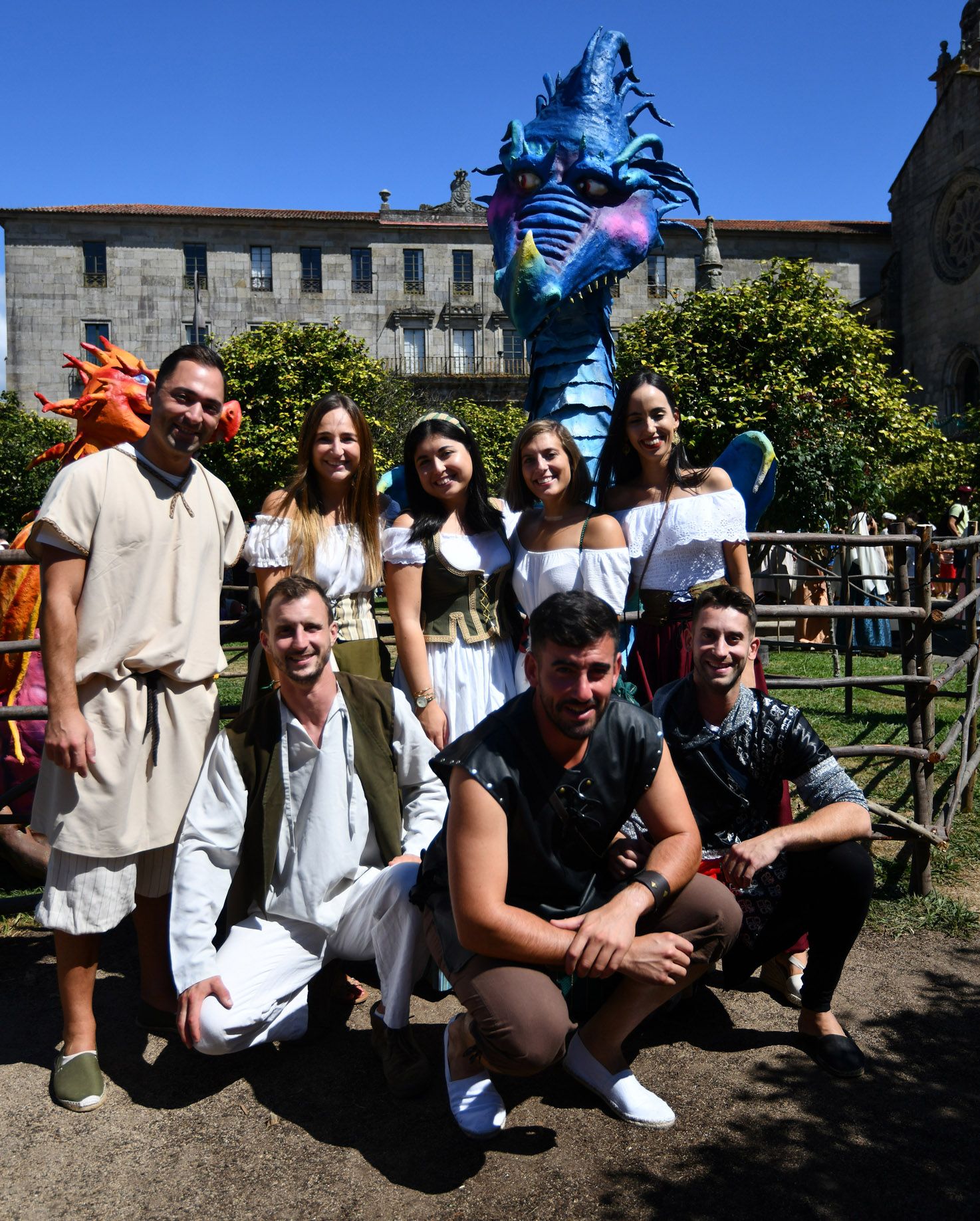 Cortesanos, bufones, damas y caballeros celebran el retorno de su señor: la Feira Franca anima Pontevedra