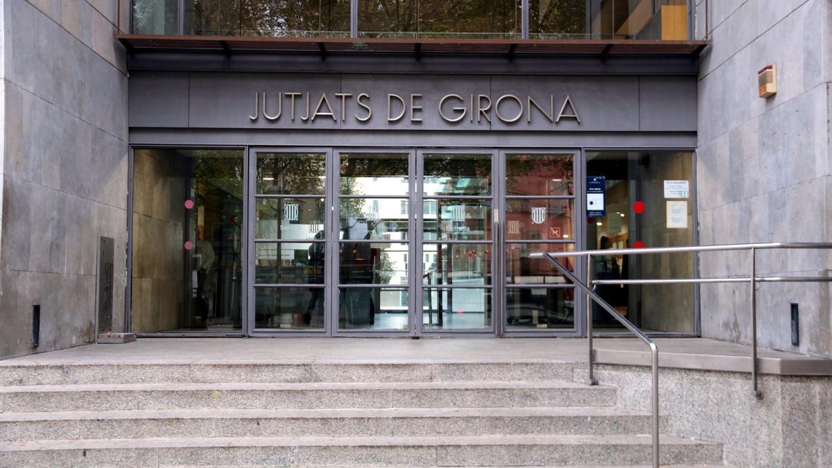 La façana dels jutjats de Girona.