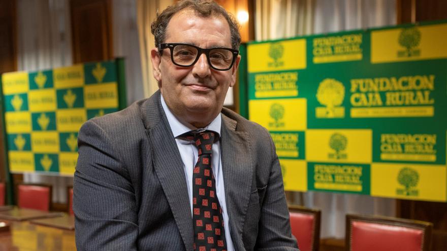 Narciso Prieto, director de comunicación de Caja Rural de Zamora: &quot;Todos somos la lucha contra el cáncer&quot;
