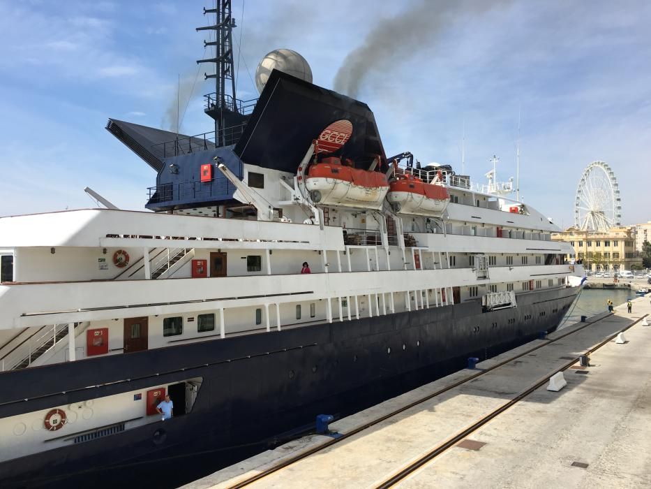 Hasta siete buques coinciden en el Puerto de Málaga este miércoles, 27 de abril