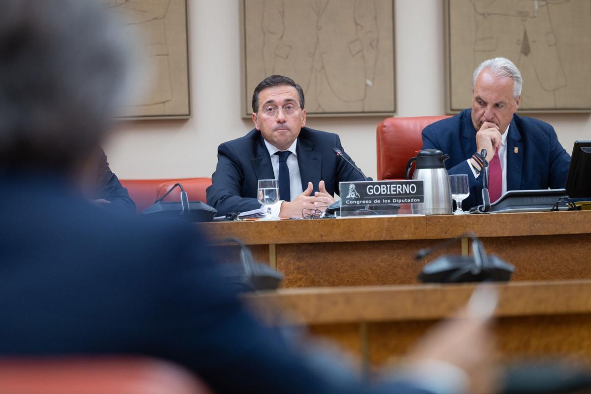 28/08/2026 El ministro de Asuntos Exteriores, Unión Europea y Cooperación, José Manuel Albares (i), durante una comparecencia ante la Comisión de Interior en el Congreso de los Diputados, a 28 de agosto de 2026, en Madrid (España). La intervención tiene como objeto informar sobre la gestión de sus competencias en relación con los hechos sucedidos en la Ciudad Autónoma de Ceuta el pasado 30 de julio y días posteriores. POLITICA Jesús Hellín - Europa Press