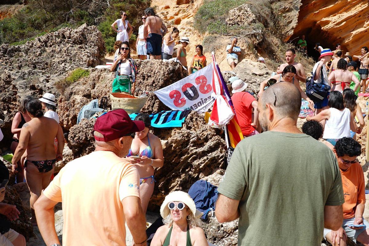 Los mallorquines 'recuperan' el Caló des Moro