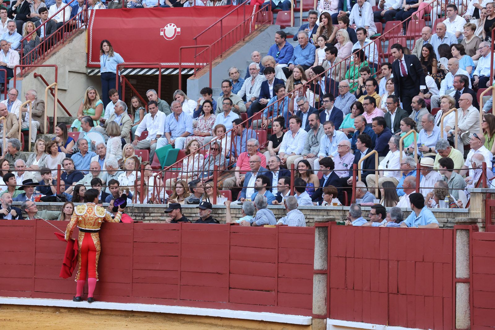 Javier Zulueta y Manuel Quintana abren la puerta de Los Califas