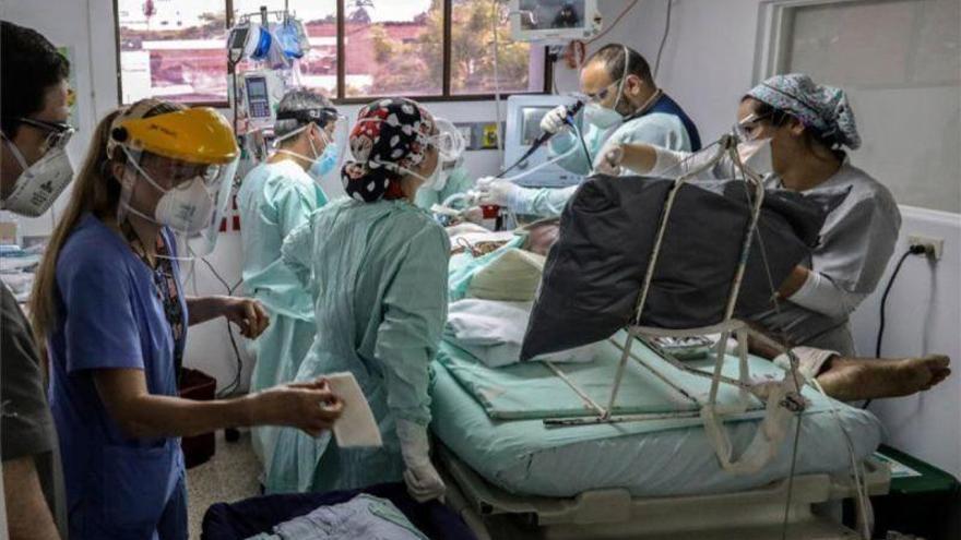 Colombia cierra su peor mes de la pandemia y acumula 615.168 contagios