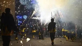 Un multitudinario 'correfoc' pone el broche a las fiestas de Sant Pasqual en Vila-real