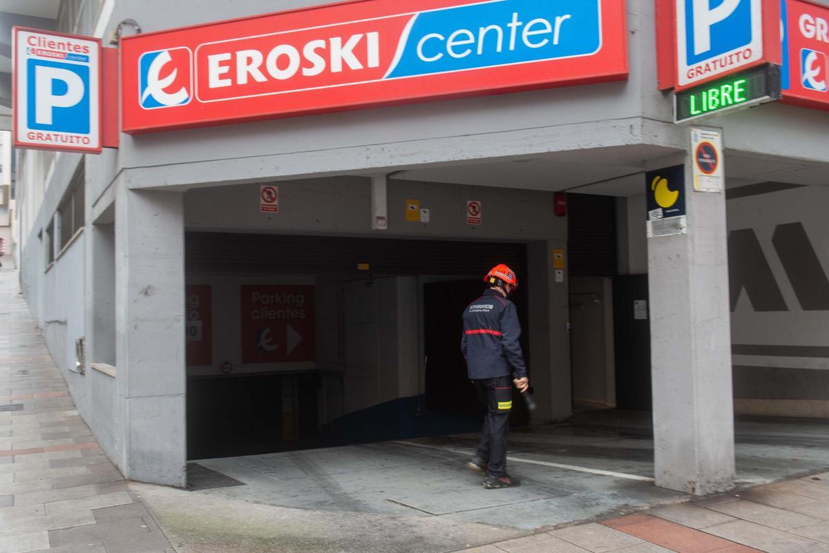 El incendio en un garaje en A Coruña que alarmó a los vecinos: "Ha sido una noche espeluznante"