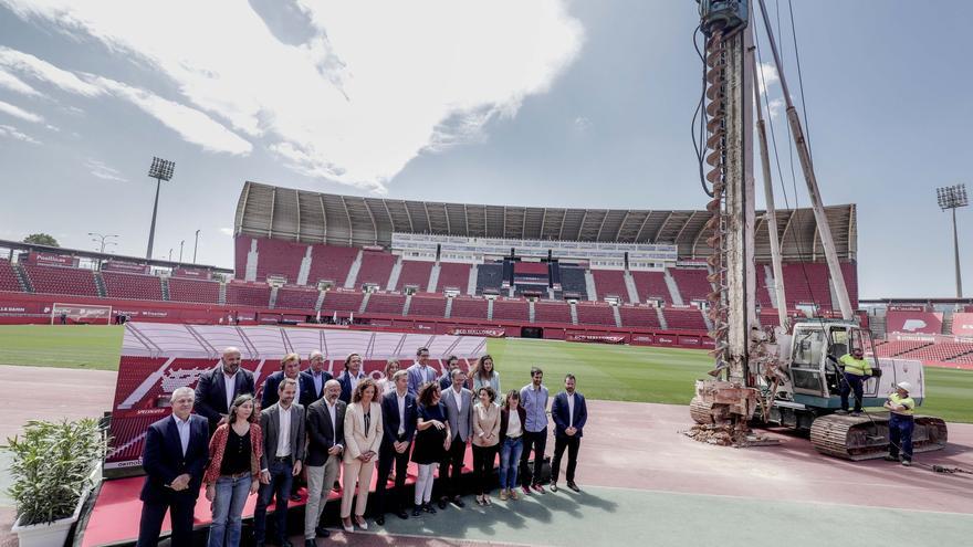 Spatenstich im Stadion von Real Mallorca: Politiker feiern sich trotz jahrelanger Verzögerung selbst