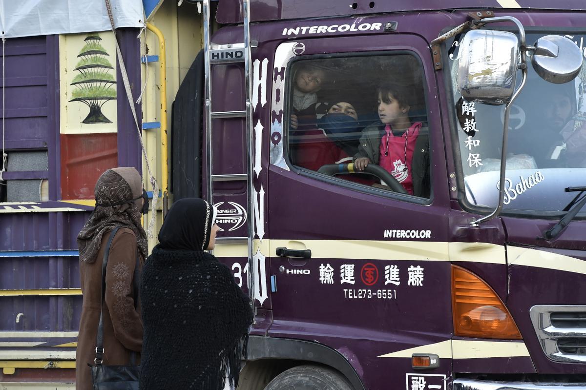 Refugiados sirios vuelven a su país desde el Líbano