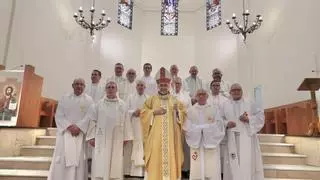Catorce sacerdotes de la diócesis asturiana celebran las bodas de oro y plata de su ordenación "con ilusión de novatos"