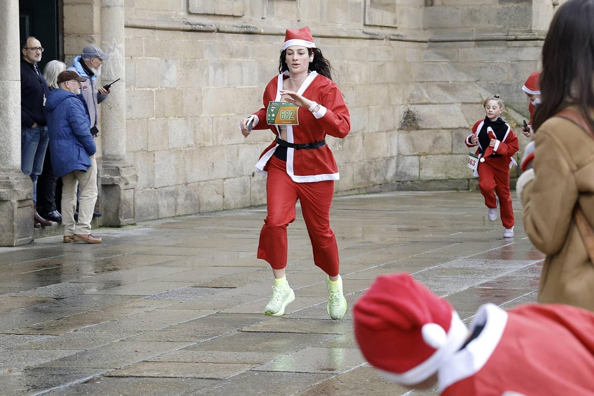Gran ambiente en la Carrera de Papá Noel en Santiago