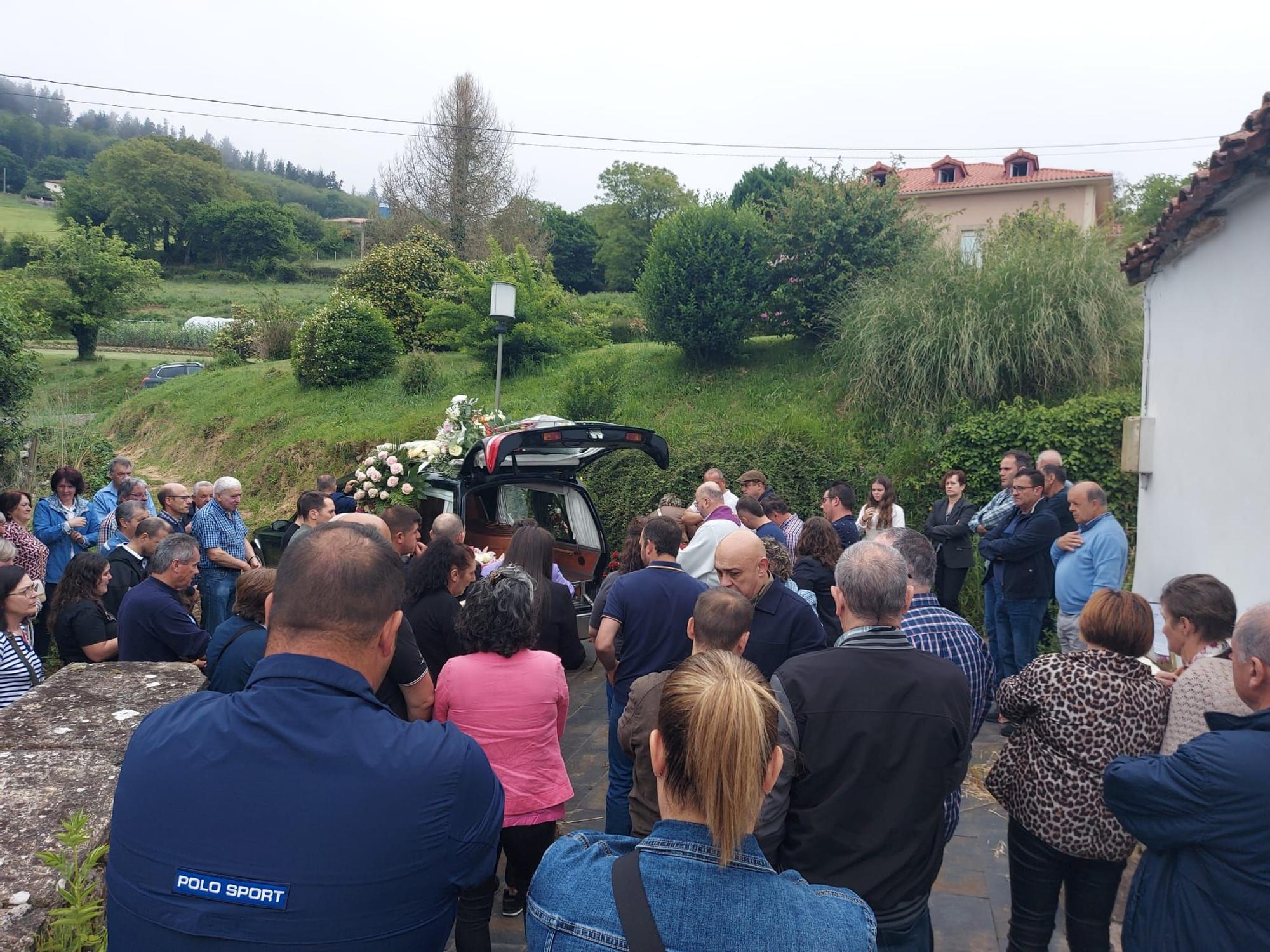 En imágenes: Funeral por Félix Manuel Arias en Sobrado (Tineo)