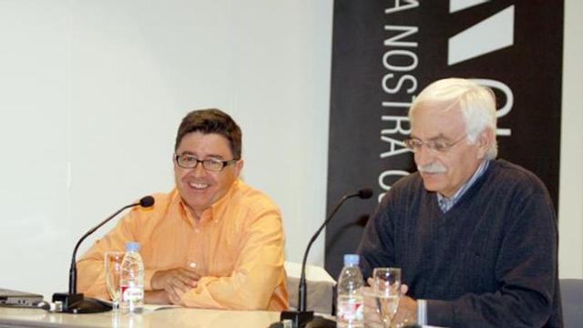 Mayol (i) fue presentado por Antoni Marí ´Rota´.