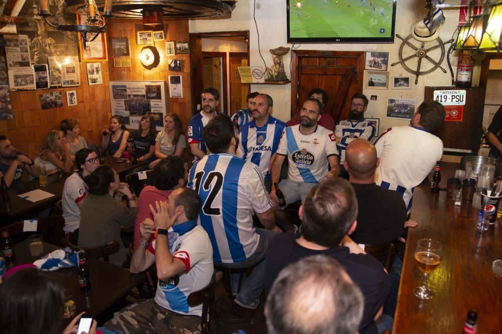 El equipo coruñés se juega el ascenso a Primera División y la ciudad se vuelca en plena celebración de San Juan.