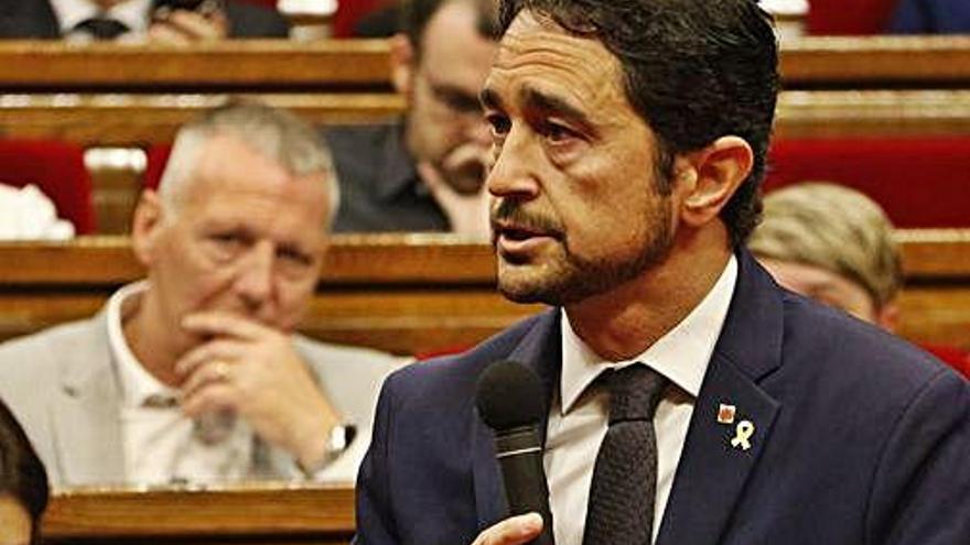 El conseller de Territori, Damià Calvet, ahir al Parlament.