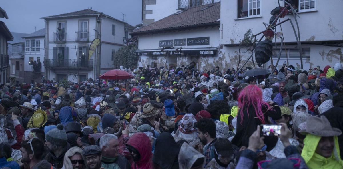 El Luns Borralleiro de Laza, uno de los epicentros del Entroido de Ourense. |  // BRAIS LORENZO