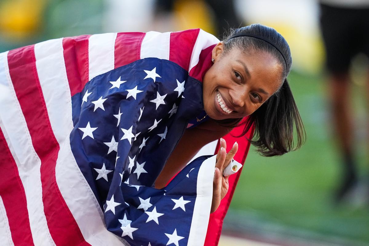 Allyson Felix s’acomiada dalt del podi