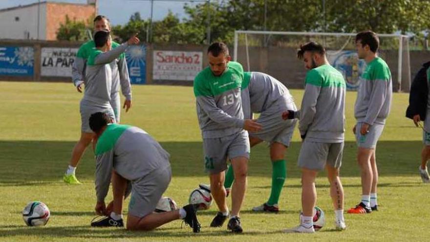 Imágenes del Mancha Real, ayer en Morales.