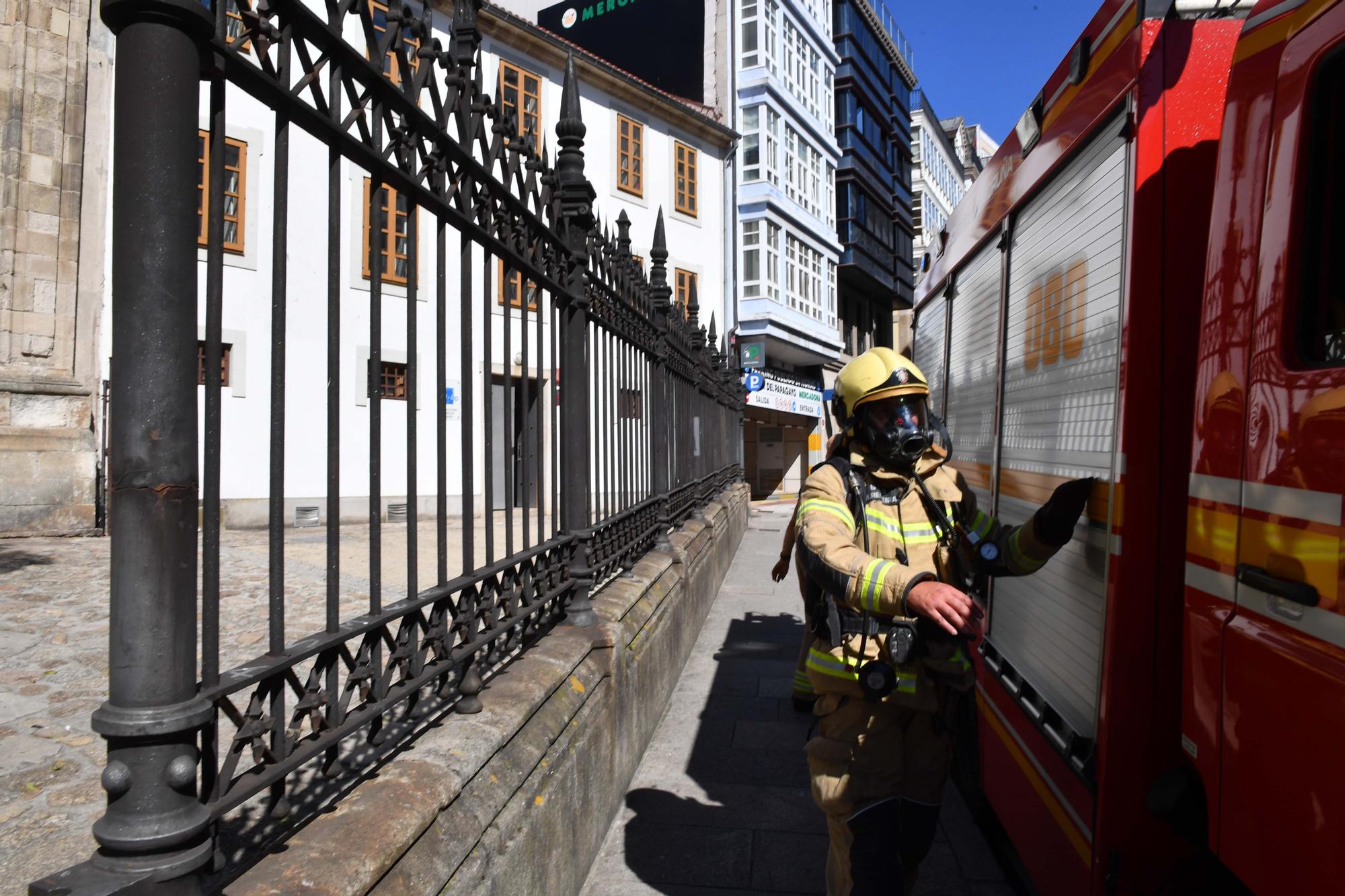 Los bomberos sofocan un incendio en Panaderas