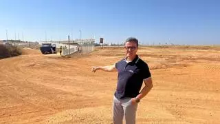 Charca Musia busca solución a su conexión de tierra con la Ronda Sur: Cáceres estudiará qué hacer con el camino