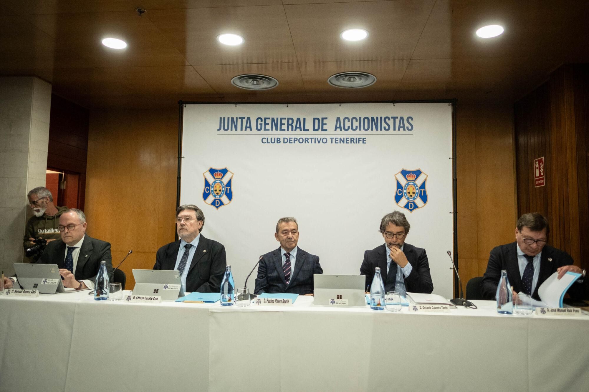 La Junta Extraordinaria del CD Tenerife se aplaza a segunda convocatoria