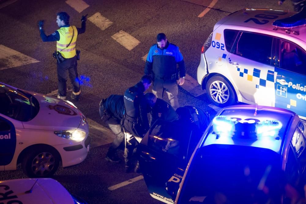 Accidente de tráfico en la rotonda de San Lázaro, en Oviedo