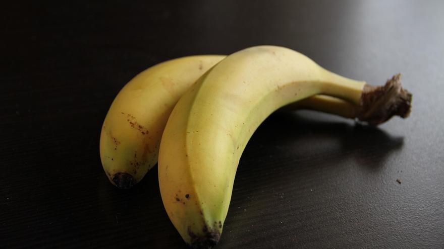 Plátano de Canarias emite un comunicado para explicar la subida de precios en los supermercados
