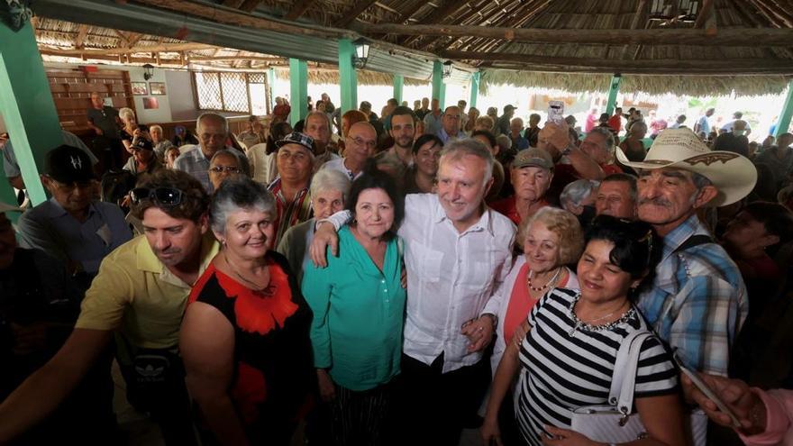 Visita de Ángel Víctor Torres a Cuba