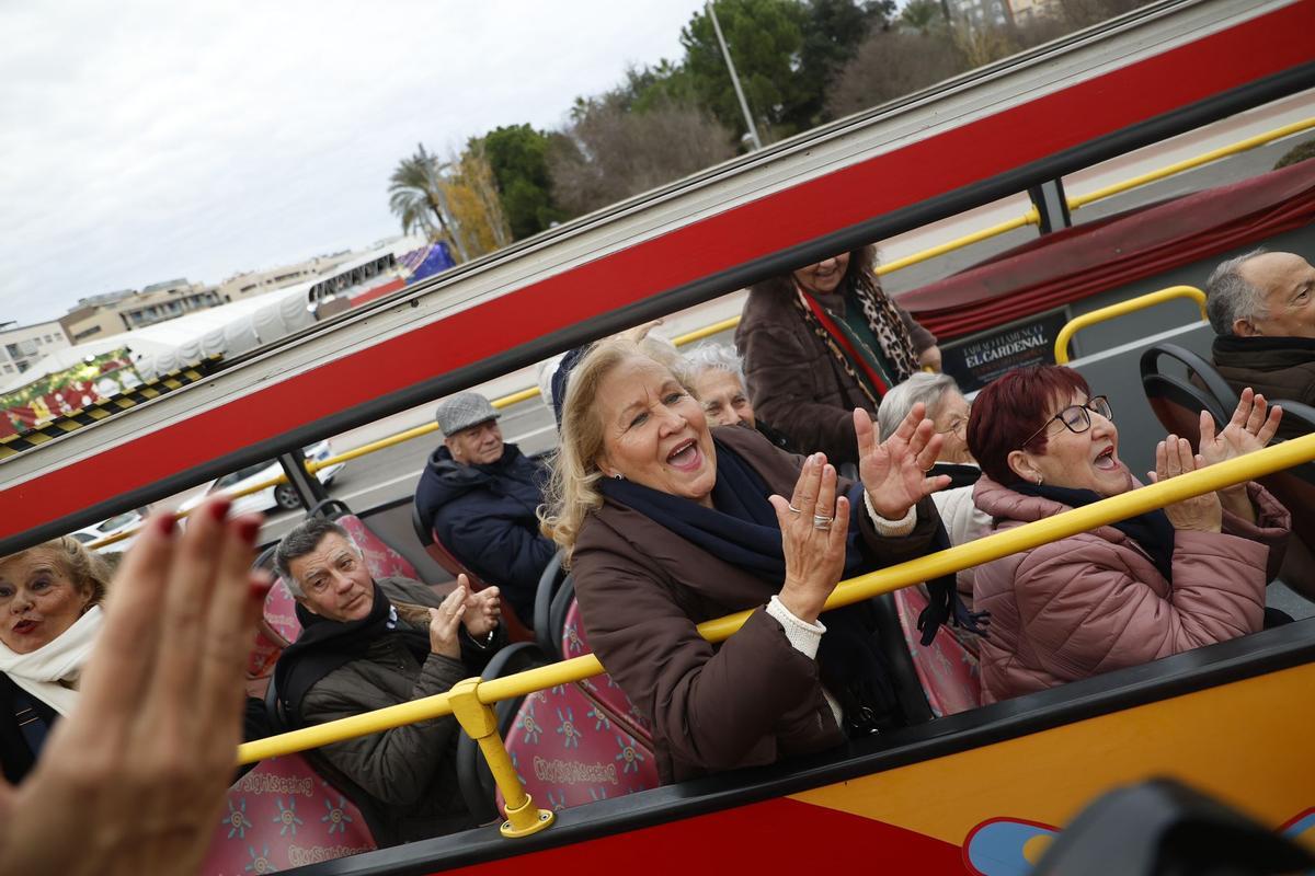 Los mayores llenan la ciudad de villancicos