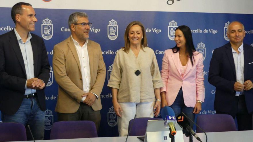 Los concejales del PP en Vigo: Fernando Abeijón, Miguel Martín, Luisa Sánchez, Patricia García y Daniel Benavides.