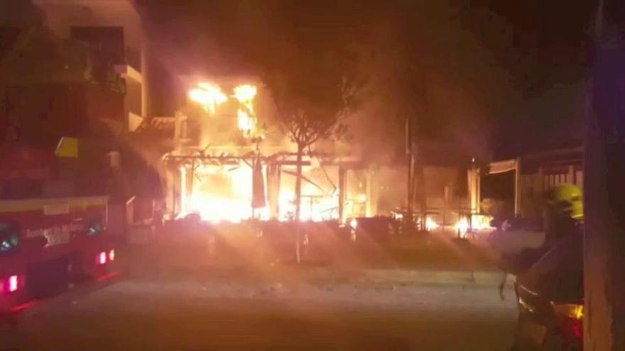 Brand zerstört Restaurant in Port d'Alcúdia