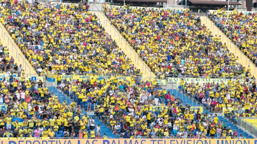 Imagen de la Grada Sur del Estadio de Gran Canaria durante el partido frente al málaga esta temporada.