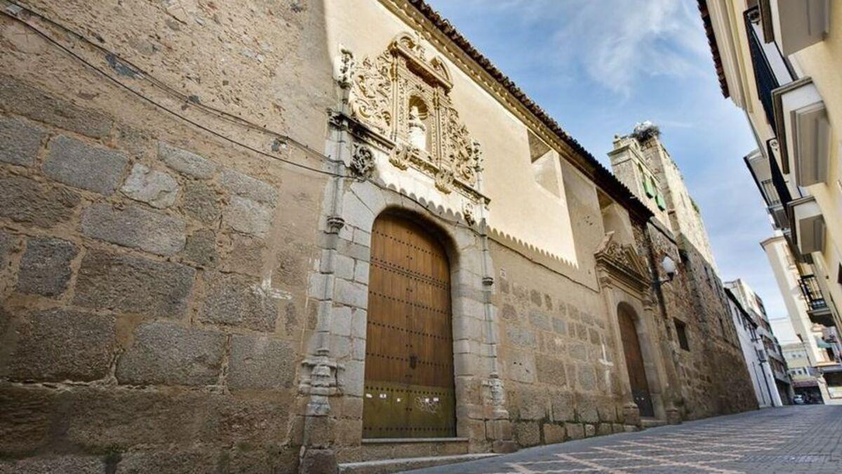 Fachada del convento de las Concepcionistas de Mérida.