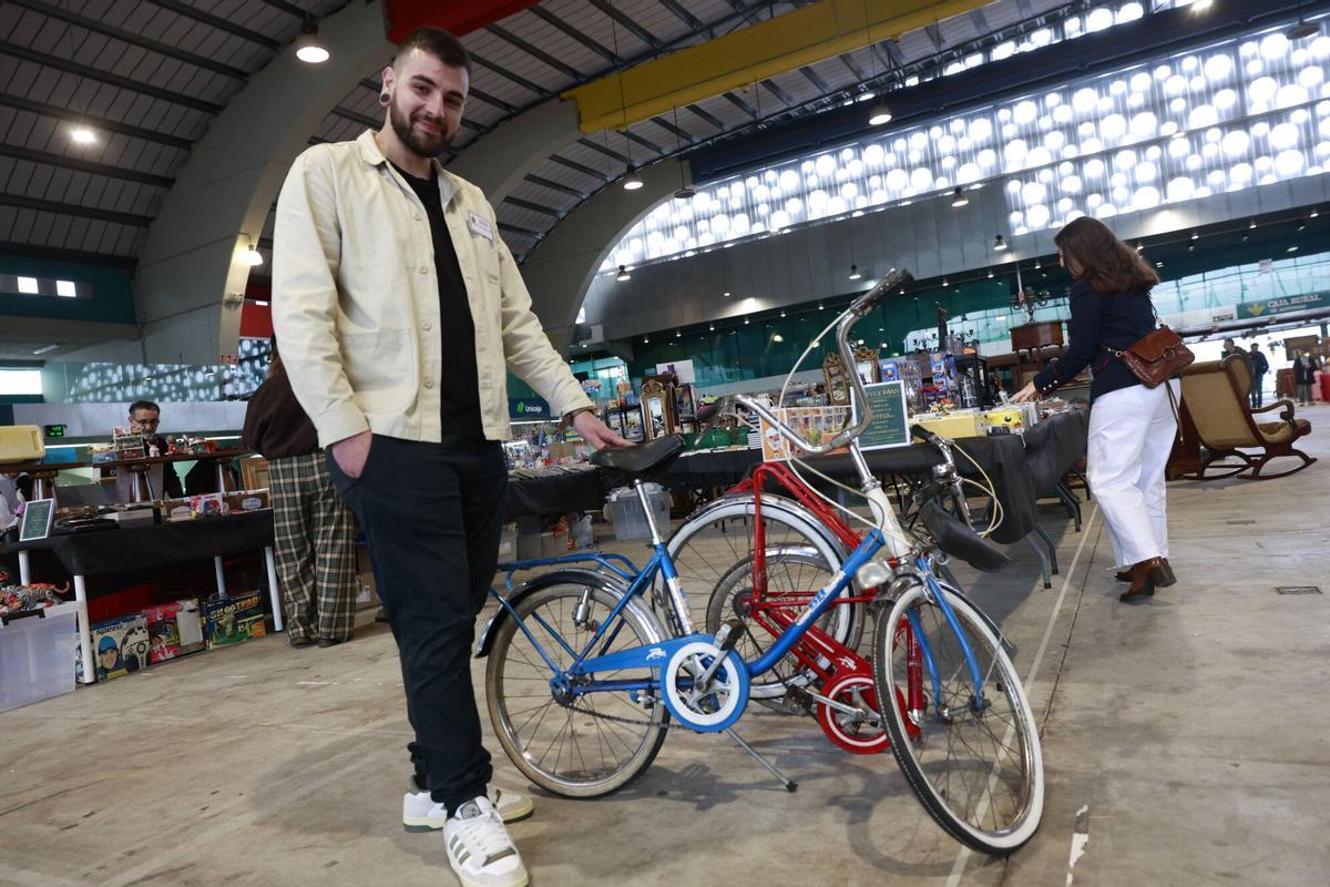 La feria de antigüedades de La Magdalena, en Avilés La feria de antigüedades de La Magdalena, en Avilés