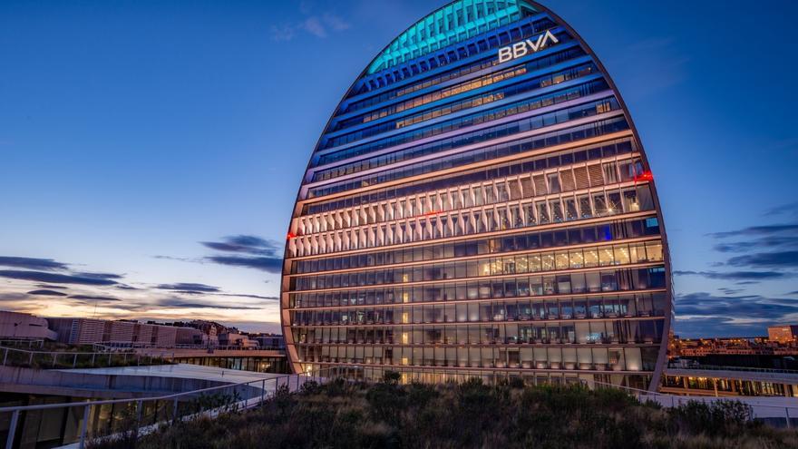 BBVA plantea el despido de 3.798 empleados y el cierre de 530 oficinas, 35 en la Comunitat, Baleares y Murcia