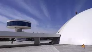 PSOE e IU se marcan objetivos para los próximos dos años en Avilés: la vivienda, el Niemeyer y el antiguo conservatorio, claves