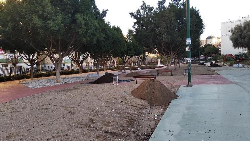 Imagen de hace unos días de la primera fase del Parque del Norte, la que arranca de la avenida de Carlos de Haya. Eliminados los obstáculos, el parque gana en amplitud y comodidad.