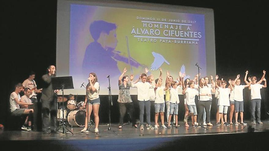 La cultura burrianense homenajea al joven Álvaro