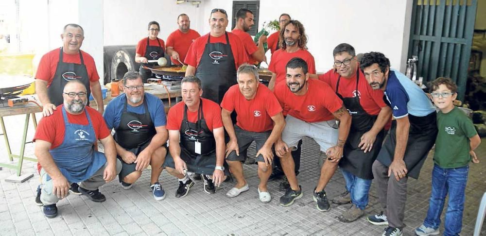 La Mostra de la Llampuga de Cala Rajada despacha hasta dos toneladas de pescado