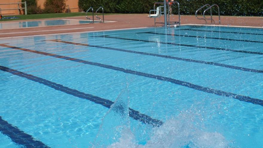 Navata ofereix piscina gratuïta als empadronats davant l&#039;onada de calor