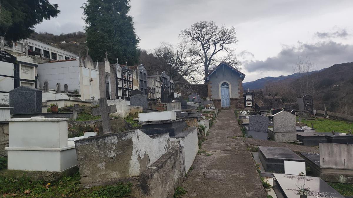 El cementerio de Santa Cruz, en Mieres.