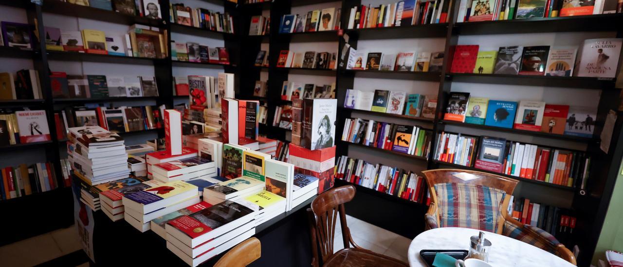 Libros en una librería.