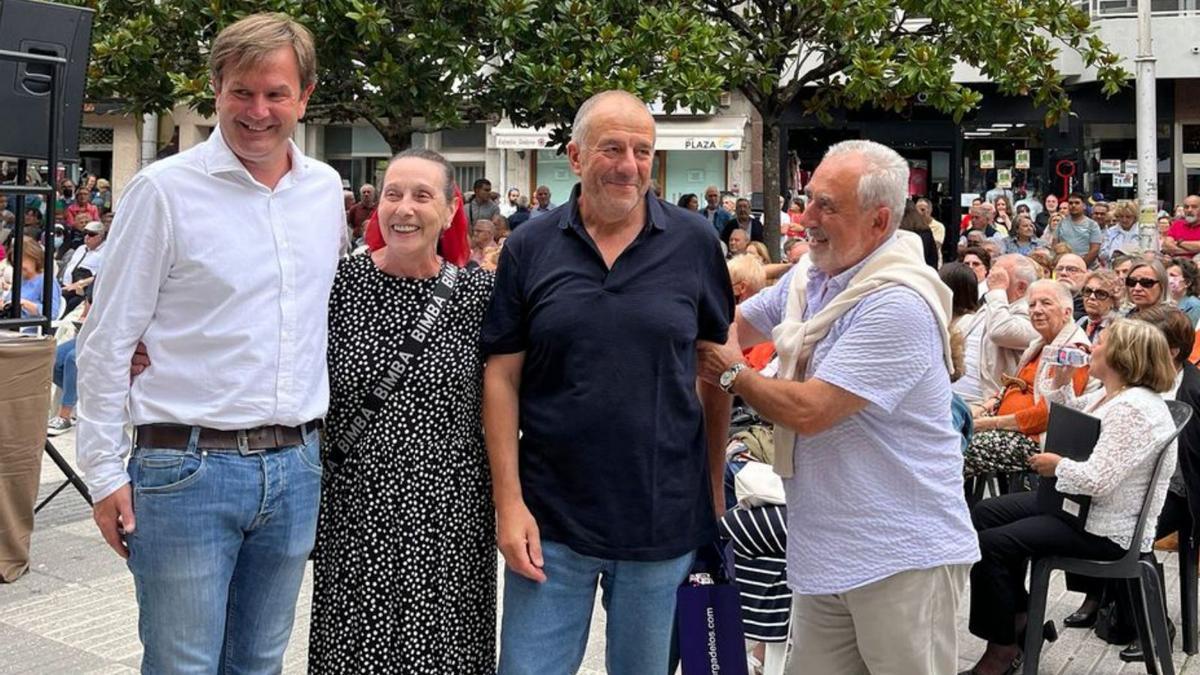 Un brindis por la salud en el arranque de las fiestas de Sada