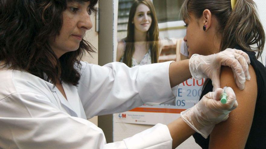 La vacunación contra el papiloma sube entre los adultos gallegos pese a costar 500 euros