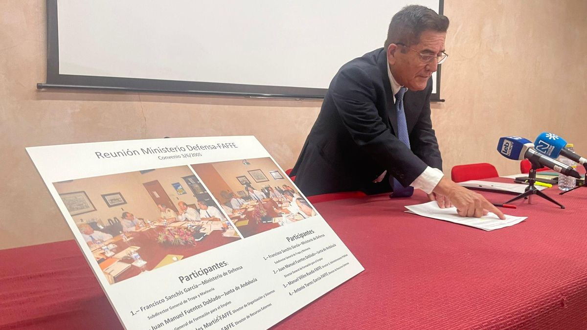 Torres presentó las pruebas ante los medios.