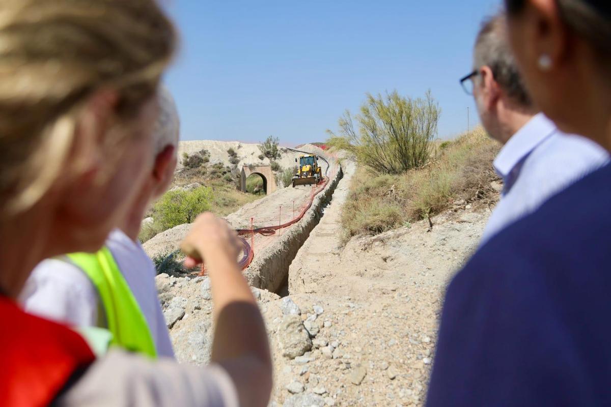 Obras de la tubería que llevará el agua de boca a Torrecilla de Valmadrid