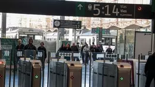 El abono único de transportes entra en vigor en Alicante con la tragedia de Adamuz presente